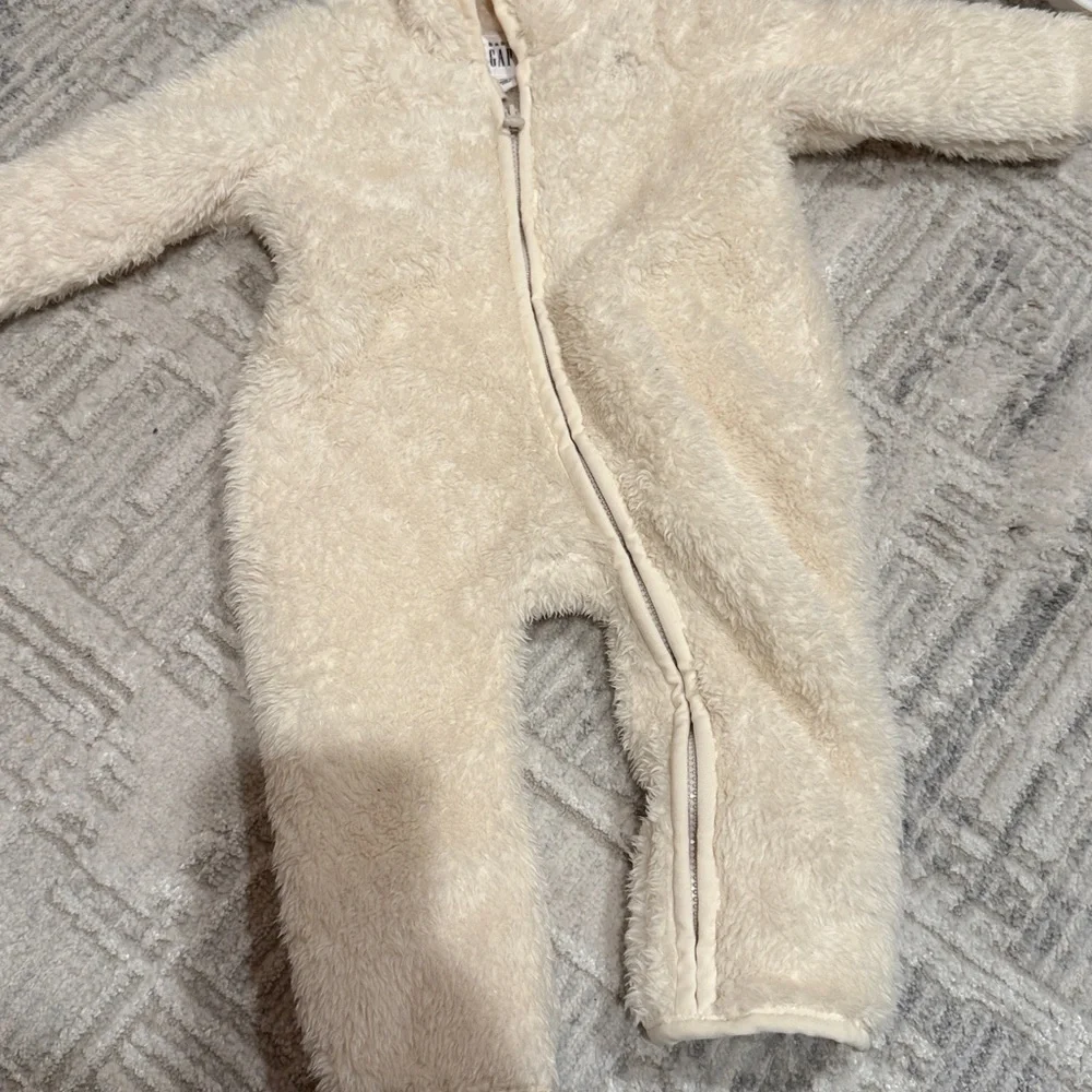 Baby GAP Cream Fleece Baby Footie